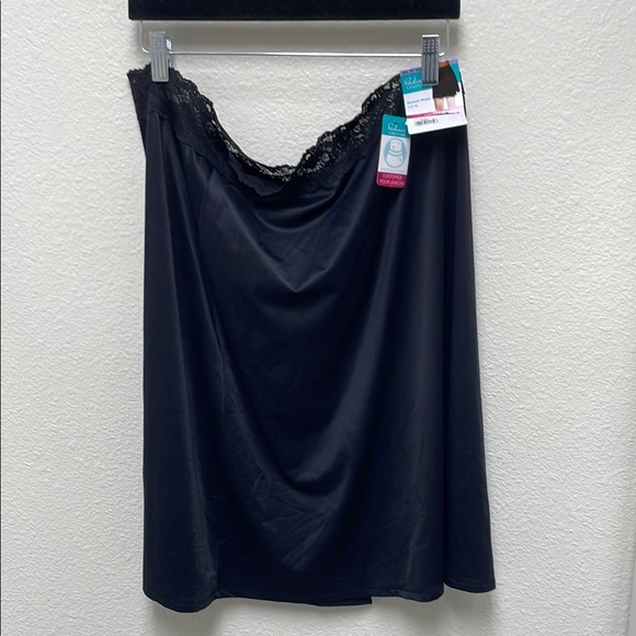 Radiant by Vanity Fair Black Lace Half Slip 2XL 24 Length Layering Stretch Waist - Picture 1 of 6